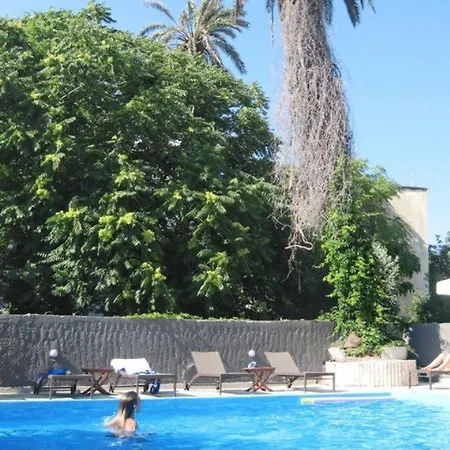 Amphitryon Boutique Hotel